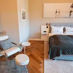 Hotel Glanzstoff 4*