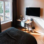 Glanzstoff Hotel 4*
