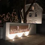 Glanzstoff Hotel
