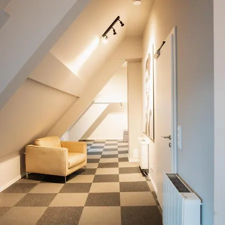 Glanzstoff Hotel 4*