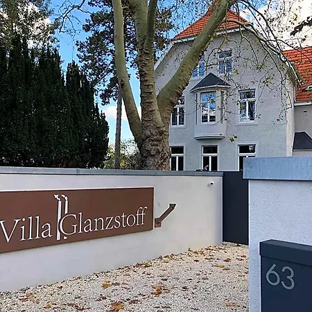 Glanzstoff Hotel 4*
