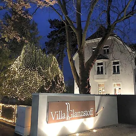 Glanzstoff Hotel 4*
