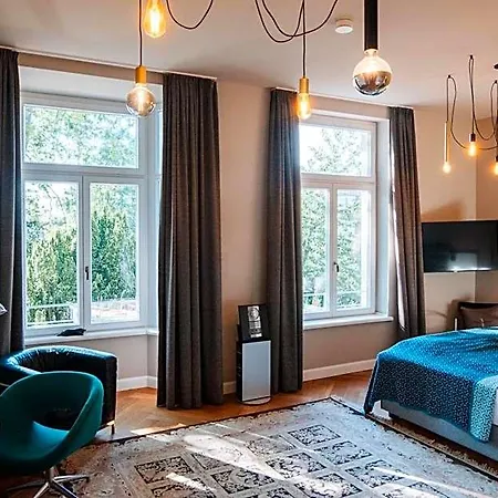 Hotel Glanzstoff 4*