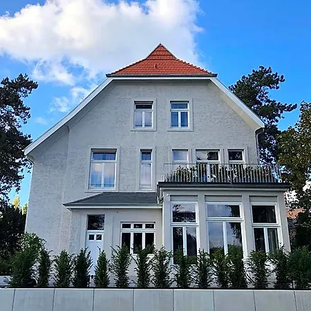 Glanzstoff Hotel 4*