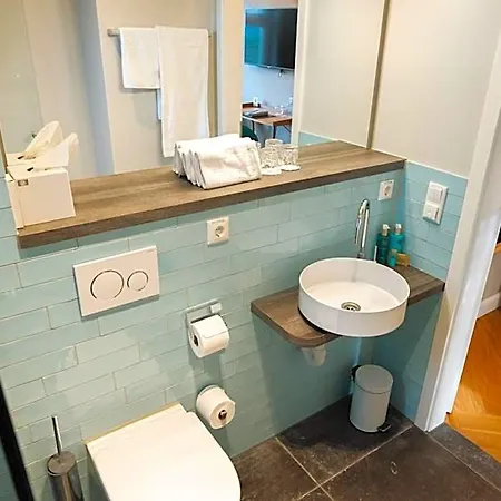 Hotel Glanzstoff 4*
