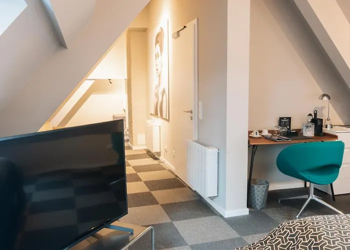 Hotell Glanzstoff 4*