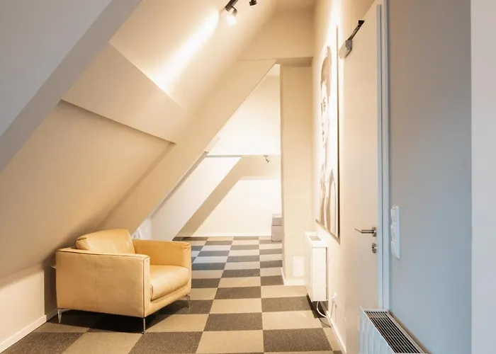 Glanzstoff Hotell 4*